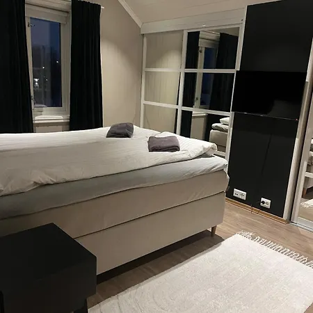 Spacious Perfect For Aurora Spotting, Free Parking Villa Tromso