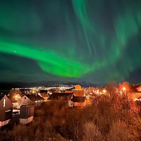 Spacious Perfect For Aurora Spotting, Free Parking Tromsø
