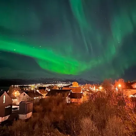 Spacious Perfect For Aurora Spotting, Free Parking Tromso