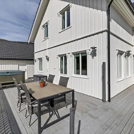 Villa Spacious Perfect For Aurora Spotting, Free Parking