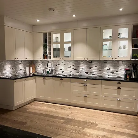 Spacious Perfect For Aurora Spotting, Free Parking Villa Tromso
